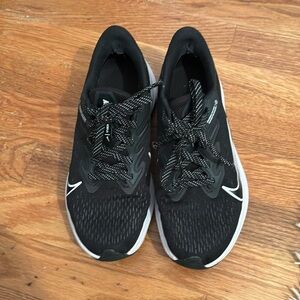 Nike Air Zoom Winflo 7 Running Sneakers Size 6
